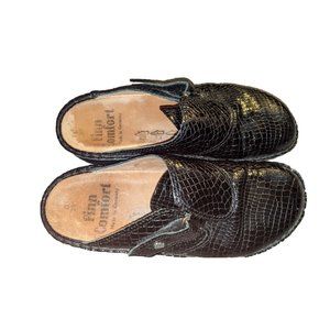 FINN COMFORT Aussee Slip-on Clogs Slides Black Leather Croc Patent 39,  8 - 8.5